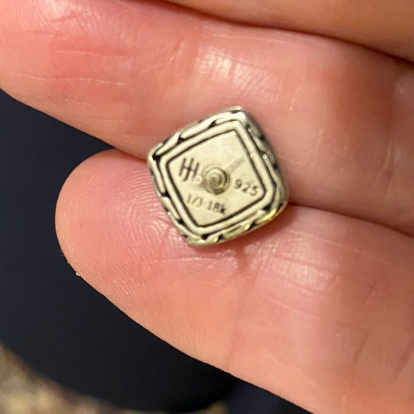 John Hardy Sterling and 18K Gold Stud Earrings. 3/8 Inches Square. - Picture 5 of 9